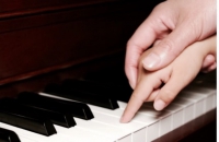 تدريس خصوصي پیانو بيش از ١٣ سال سابقه تدريس