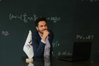 تدریس فیزیک و ریاضی پایه دانشگاه و زبان های برنامه نویسی