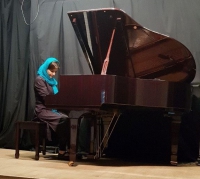 آموزش پیانو و تئوری موسیقی توسط کارشناس ارشد نوازندگی پیانو از دانشگاه هنر تهران 