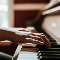 تدریس خصوصی پیانو و مبانی آهنگسازی 