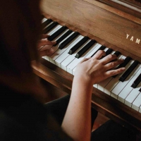 آموزش خصوصی پیانو بر اساس متد روز دنیا و موسیقی کودک برای کودکان ۳ تا ۷ سال